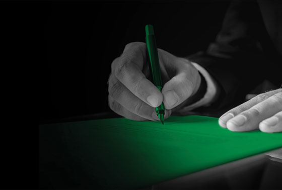 Signing paper 1600x1000 thumbnail4